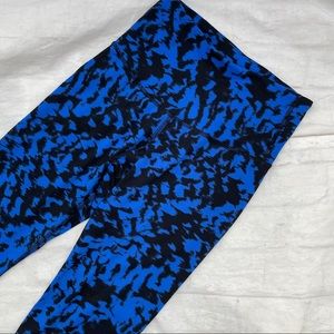 Old Navy ACTIVE Blue Black Pattern Capris XS High Waist Workout Leggings